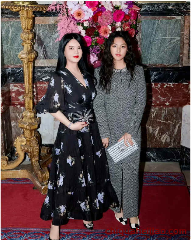 48岁李湘时尚穿搭,减龄效果令人称羡