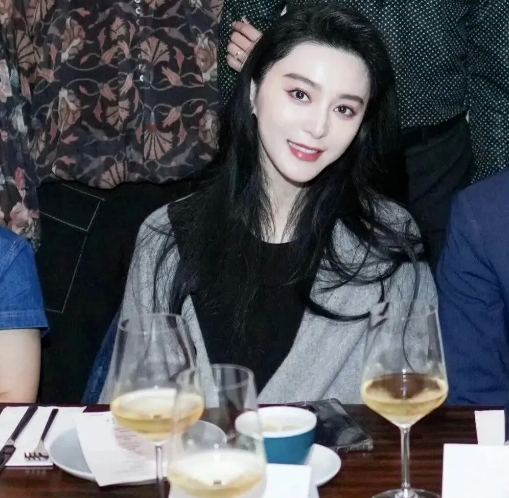 范冰冰东京之行:皮肤白皙透亮,魅力无法挡