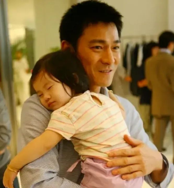 刘德华女儿美照曝光,网友:星二代颜值新高度