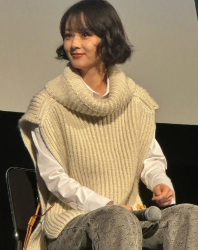 赵丽颖短发时尚：37岁依旧如少女般动人