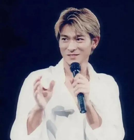 刘德华女儿美照曝光,网友:星二代颜值新高度