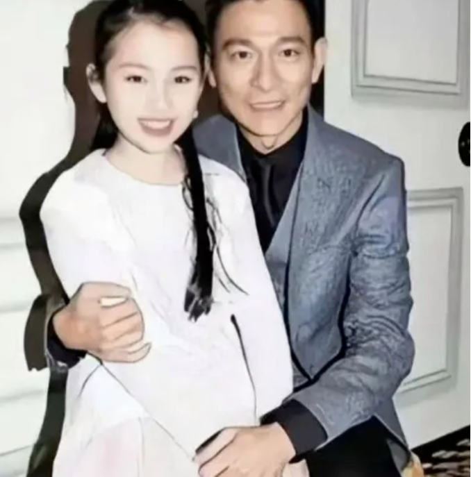 刘德华女儿美照曝光,网友:星二代颜值新高度