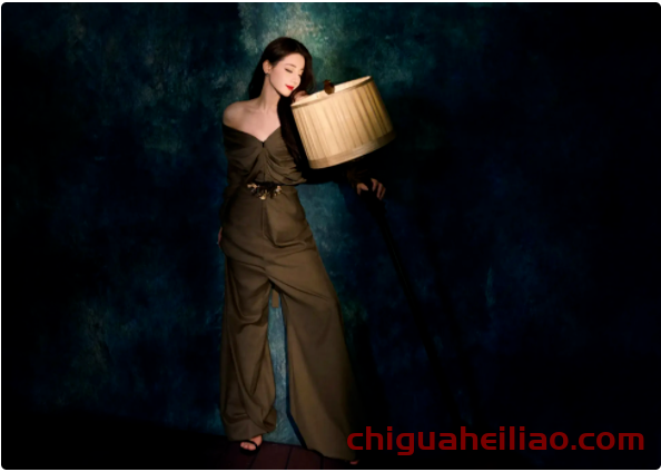 迪丽热巴高定造型受批评,颜值撑起场面