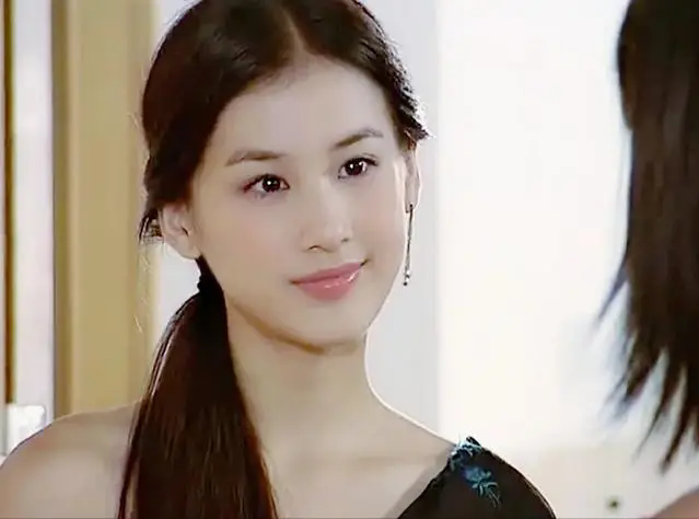 黄圣依旧照美如画,与刘亦菲相似度爆表