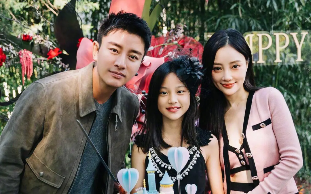 李小璐写真新突破:43岁嫩如蜜桃的诱惑