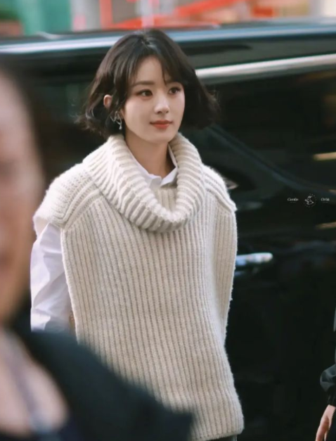 赵丽颖短发时尚：37岁依旧如少女般动人